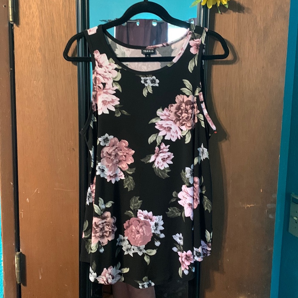 Torrid tank 0